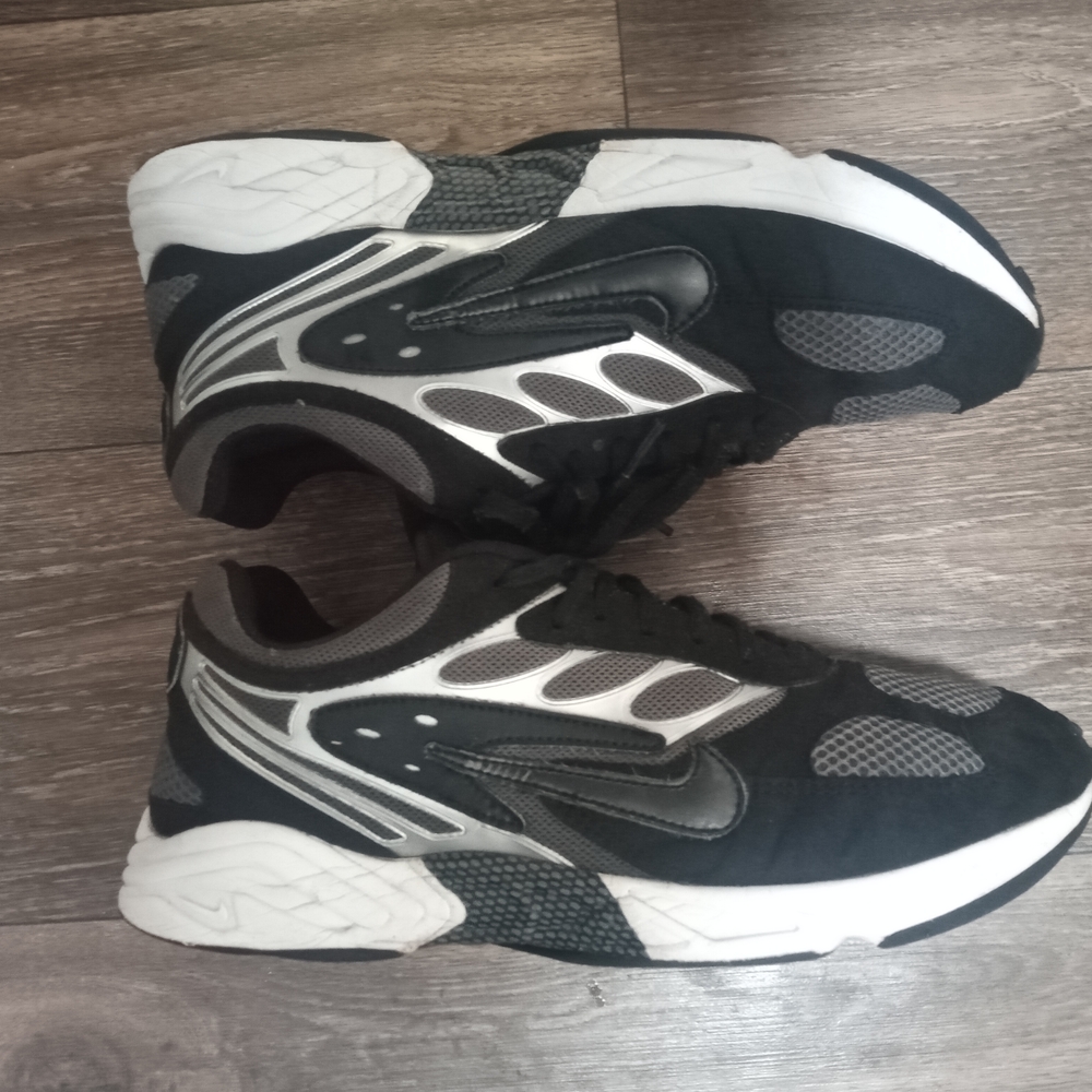 Men's Black and Gray Athletic Shoes